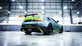 阿斯顿马丁Vantage GT8汽车桌面壁纸