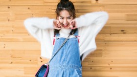 美女明星戚薇桌面壁纸