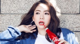 美女明星戚薇桌面壁纸