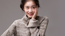 美女演员张雪迎桌面壁纸