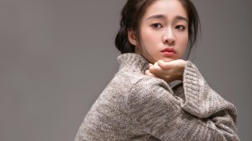 美女演员张雪迎桌面壁纸