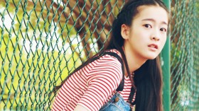 美女演员张雪迎桌面壁纸
