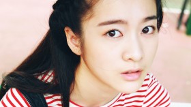 美女演员张雪迎桌面壁纸