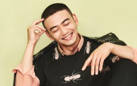 型男明星杨烁桌面壁纸