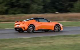 路特斯Evora 400跑车桌面壁纸