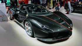 法拉利LaFerrari Aperta敞篷跑车桌面壁纸