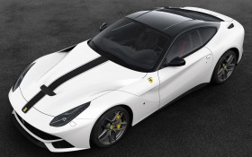 2016款法拉利F12跑车桌面壁纸