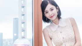 美女明星古力娜扎桌面壁纸   
