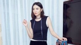 美女明星宋佳桌面壁纸