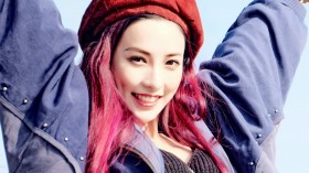 美女演员彭小冉桌面壁纸