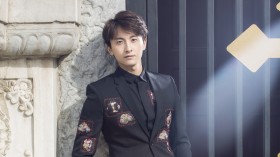 小鲜肉帅哥演员牛骏峰桌面壁纸
