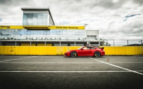 时尚跑车保时捷911 GT3汽车桌面壁纸
