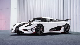 科尼赛克One:1跑车桌面壁纸