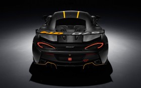 迈凯轮570S GT4赛车版桌面壁纸