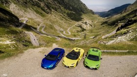 2017 Lamborghini Huracans on the Transfagarasan汽车桌面壁纸
