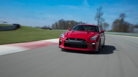 2017 Nissan GT-R Track Edition日产战神GTR汽车桌面壁纸