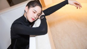 可爱美女明星欧阳娜娜桌面壁纸