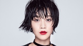新生代美女演员蓝盈莹桌面壁纸