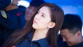 美女演员宋妍霏桌面壁纸