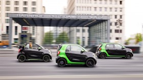 2017奔驰SMART Fortwo电动版桌面壁纸