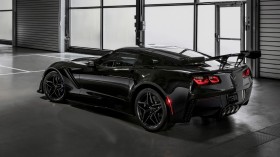 2019款Chevrolet Corvette ZR1雪佛兰克尔维特汽车桌面壁纸