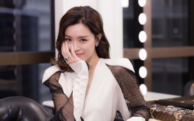 美女明星文咏珊桌面壁纸