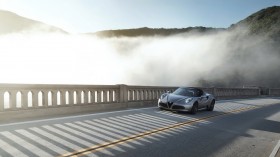 2018 Alfa Romeo 4C Coupe and Spider（阿尔法 罗密欧）汽车桌面壁纸