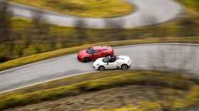 2018 Alfa Romeo 4C Coupe and Spider（阿尔法 罗密欧）汽车桌面壁纸