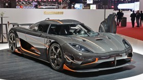 科尼塞克Agera RS跑车汽车桌面壁纸
