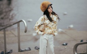 欧阳娜娜少女风写真桌面壁纸
