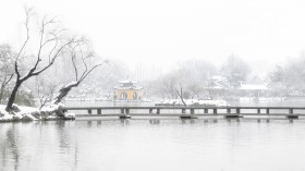 江苏扬州瘦西湖雪景桌面壁纸