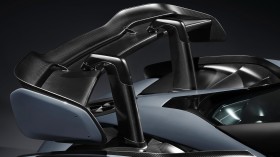 2018迈凯伦Senna Carbon Theme桌面壁纸