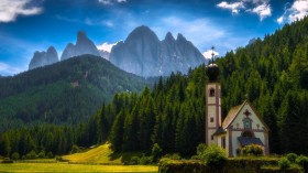 意大利多洛米蒂山风景桌面壁纸