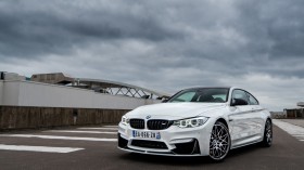 宝马F82 M4桌面壁纸