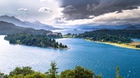 著名的冰川湖阿根廷湖风景桌面壁纸