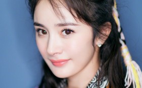 美女明星杨幂桌面壁纸