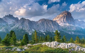 意大利白云石山风景桌面壁纸