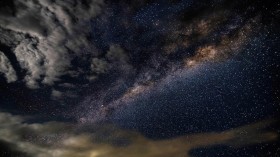 唯美的浩瀚星空桌面壁纸