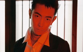 纪凌尘帅气桌面壁纸