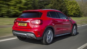 2015 Mercedes-Benz GLA 250奔驰汽车桌面壁纸