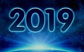 2019年炫彩艺术字桌面壁纸