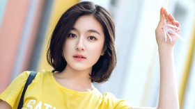 可爱调皮美女演员李兰迪桌面壁纸
