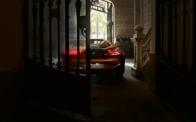 创新BMW i8 敞篷跑车桌面壁纸