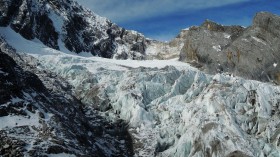玉龙雪山自然风景桌面壁纸