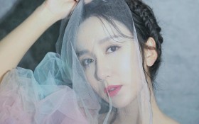 娄艺潇仙气性感写真桌面壁纸