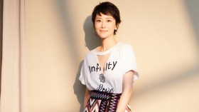 美女明星海清桌面壁纸