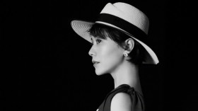美女明星海清桌面壁纸