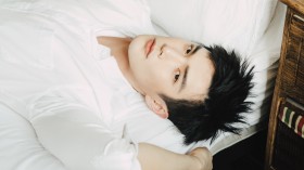 帅哥明星彦希桌面壁纸