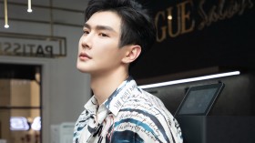 帅哥明星彦希桌面壁纸