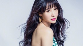 性感女神美女明星柳岩桌面壁纸